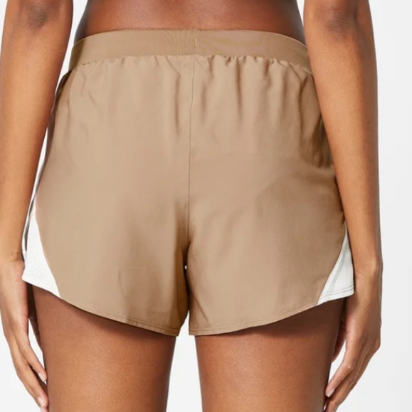 UNDER ARMOR WOMEN'S CORE FLY BY 2.0 SHORTS. SIZE M. - Picture 3 of 5